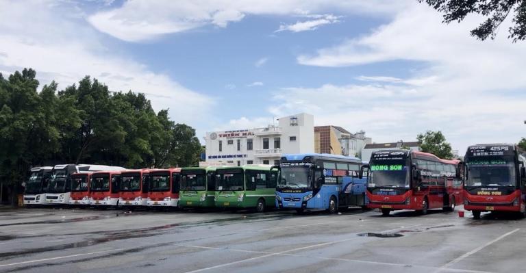 Bến xe Phú Chánh, với vị trí chiến lược tại thị xã Tân Uyên, Bình Dương, là một trong những điểm giao thông quan trọng, kết nối nhiều tỉnh thành trong khu vực miền Nam.