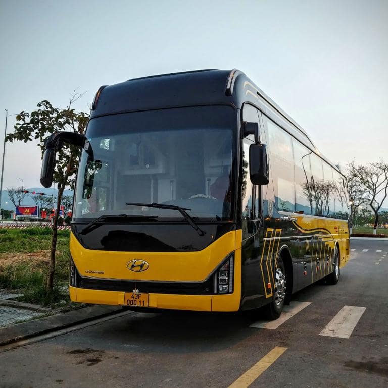 Đơn vị sử dụng dòng xe limousine 22 phòng VIP, hiện đại, rộng rãi và đầy đủ tiện nghi.