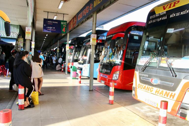 Khách hàng nên đến điểm đón trước 15 phút so với giờ hẹn để không vội, không lỡ chuyến.