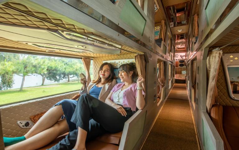 Khách hàng nên lựa chọn những loại xe giường nằm cao cấp để có thể nghỉ ngơi thoải mái nhất suốt chuyến xe khách Hà Nội Bảo Lạc.