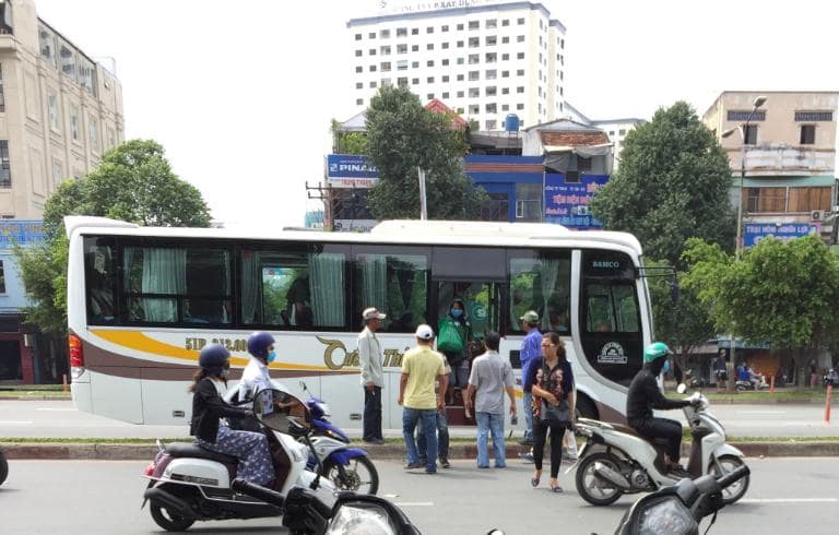 Khách hàng nên đến điểm đón sớm 10-15 phút để tránh trường hợp lỡ chuyến.