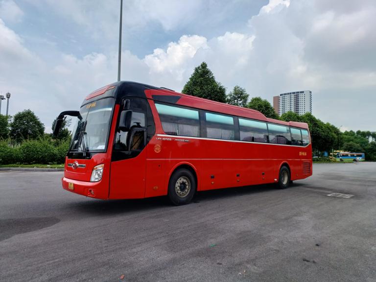 Hiện tại có khá nhiều đơn vị dang khai thác tuyến xe khách Hà Nội Hà Quảng với đủ dòng phương tiện.