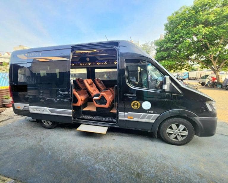 Mạnh Kiên Limousine (Kim Bôi - Hà Nội) có tần suất hoạt động dày đặc với tổng số chuyến lên tới 8 chuyến/ngày.