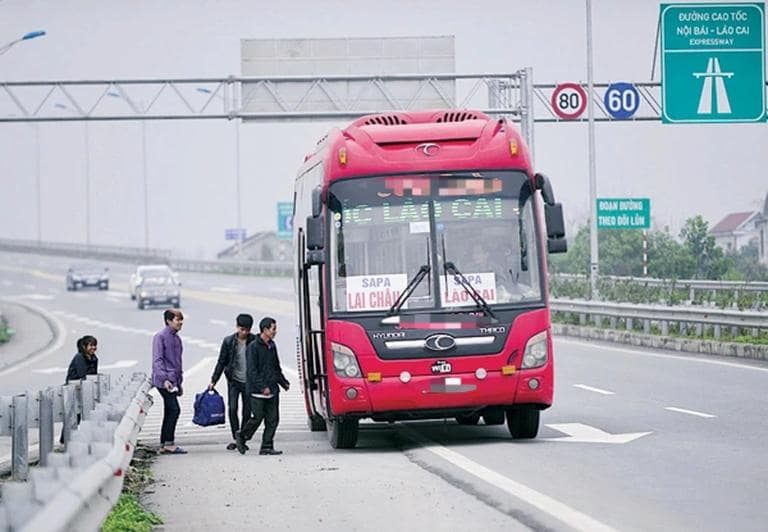 Rất nhiều nhà xe sẽ linh hoạt điểm đón, trả khách ngay tại dọc đường xe chạy để thuận tiện cho cả xe và khách hàng.