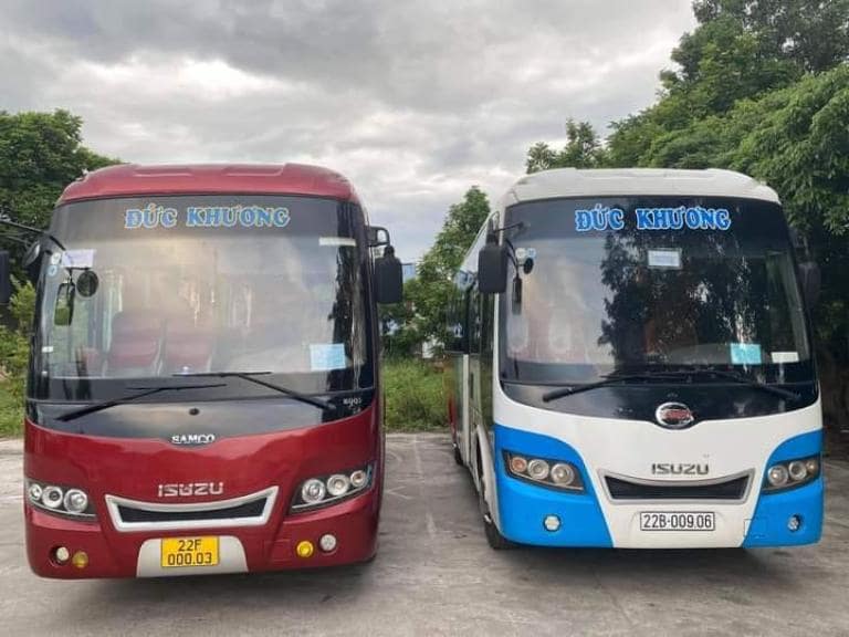Đức Khương cung cấp nhiều dịch vụ đến khách hàng như chở khách, vận chuyển hàng hoá, gửi bưu phẩm và chạy xe hợp đồng.
