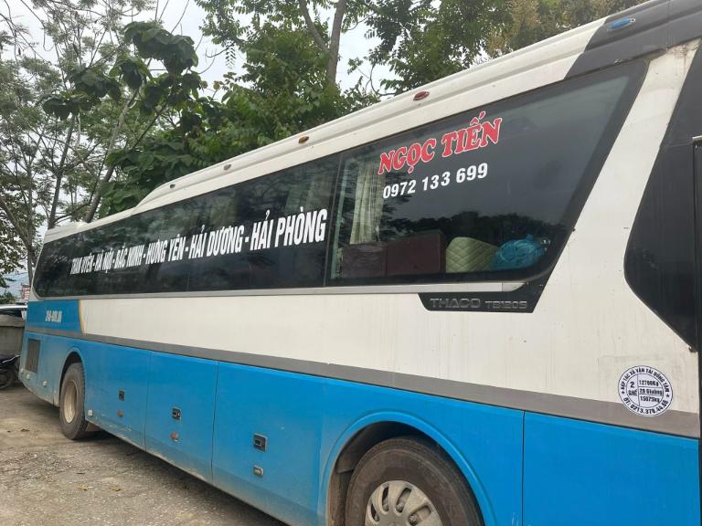 Lái xe Ngọc Tiến đều là người có kinh nghiệm dày dặn, đã phục vụ hàng nghìn khách hàng mỗi năm.