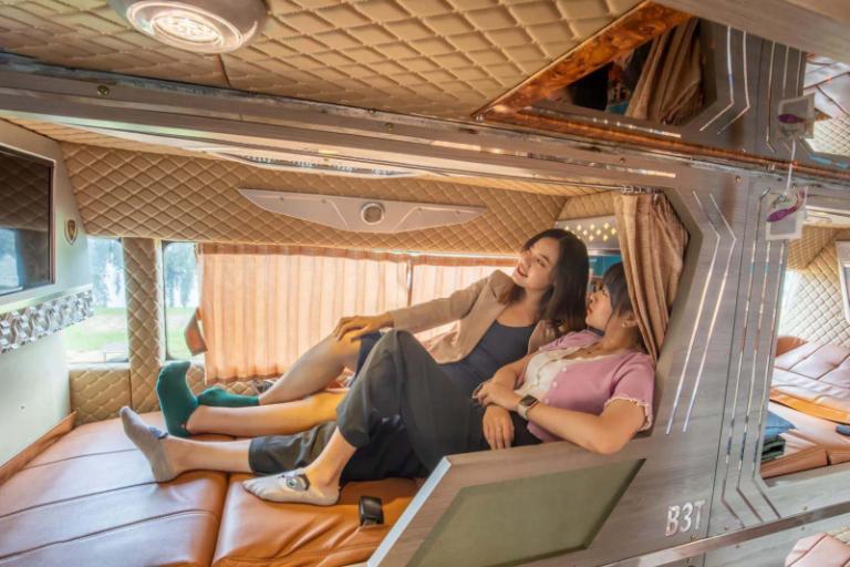 Mọi người có thể lựa chọn xe chạy Hà Nội Nghĩa Lộ rồi đi trung chuyển Nghĩa Lộ Trạm Tấu.