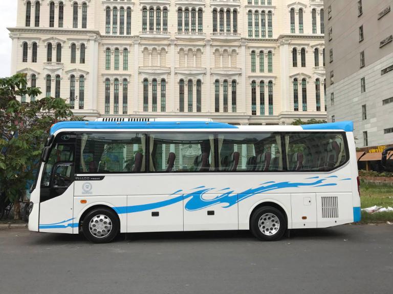Xe di chuyển cao tốc nên thời gian di chuyển tuyến Hà Nội Trạm Tấu được rút ngắn đang kể.
