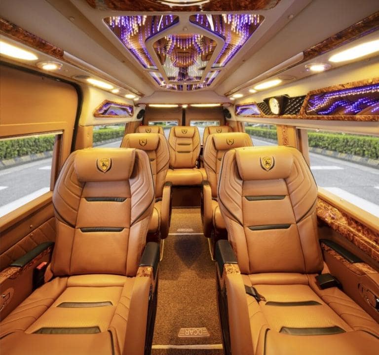 Hãng sử dụng dòng xe limousine đời mới, rộng rãi và đầy đủ tiện nghi.