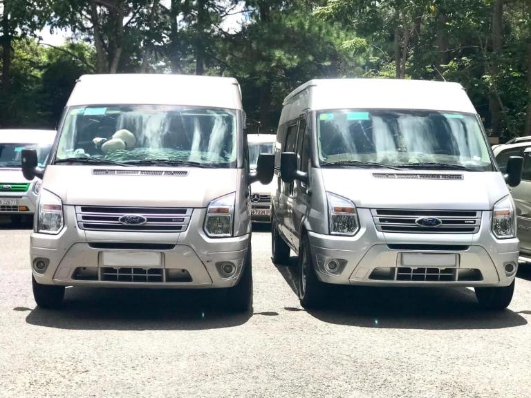 Xe ghép 16 chỗ khai thác dòng Ford Transit, Hyundai Solati để phục vụ nhóm khách đông hoặc đoàn nhỏ.