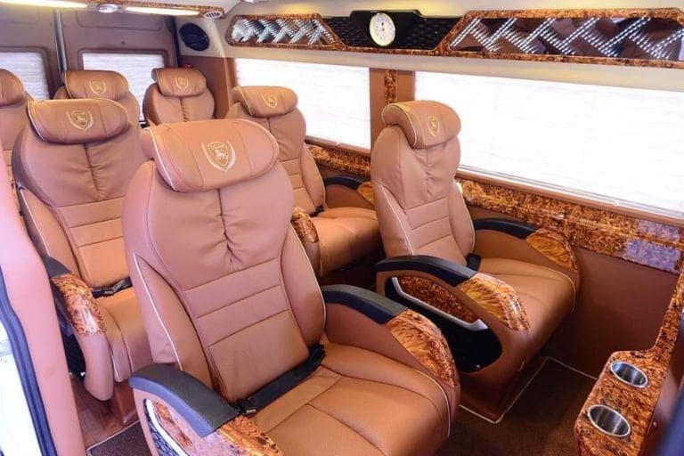 Mỗi địa điểm đón trả, nhà xe sẽ có mức giá khác nhau để phù hợp với mọi hành khách.