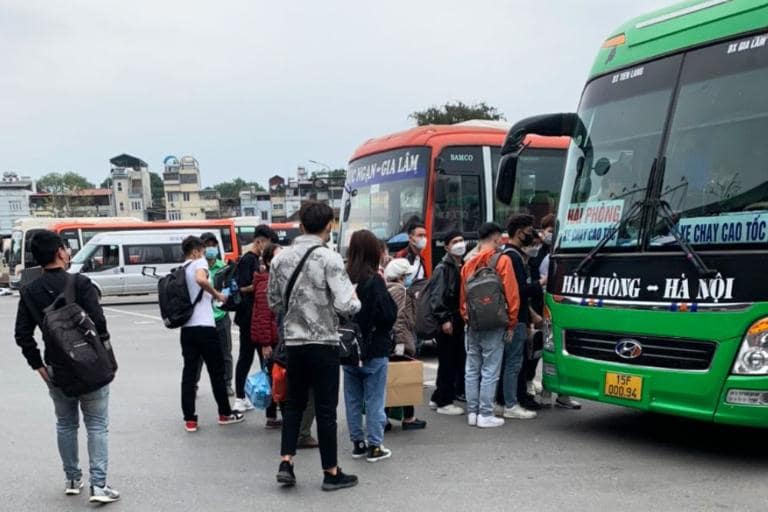 Tài xế nhà xe giàu kinh nghiệm, lái xe cẩn thận, đảm bảo không phóng nhanh vượt ẩu.