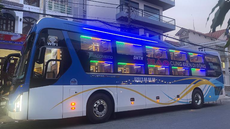 xe khách Sài Gòn Cái Nước