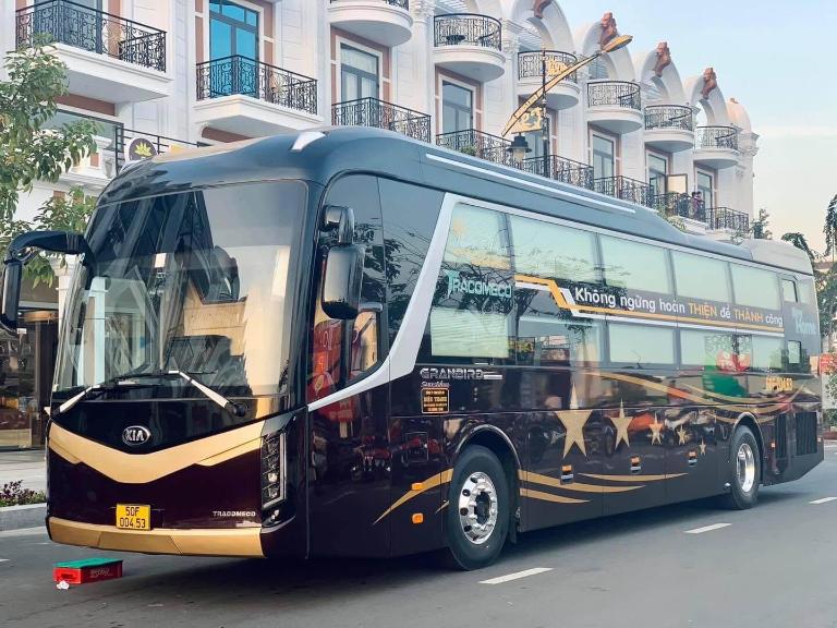 xe khách Sài Gòn Thạnh Phú