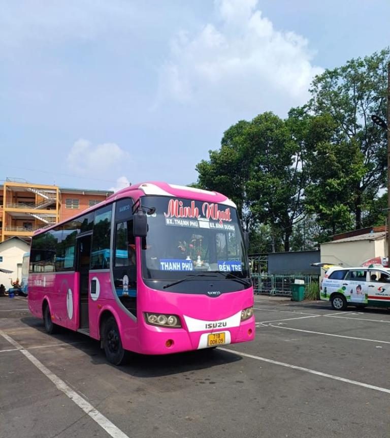 xe khách Sài Gòn Thạnh Phú
