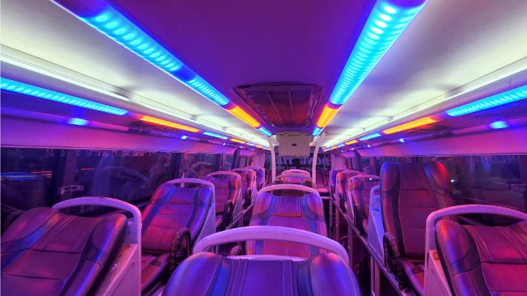 xe khách Sài Gòn Thạnh Phú