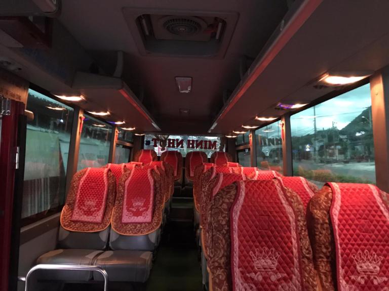 xe khách Sài Gòn Thạnh Phú