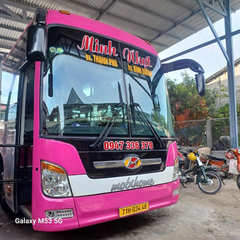 xe khách Sài Gòn Thạnh Phú