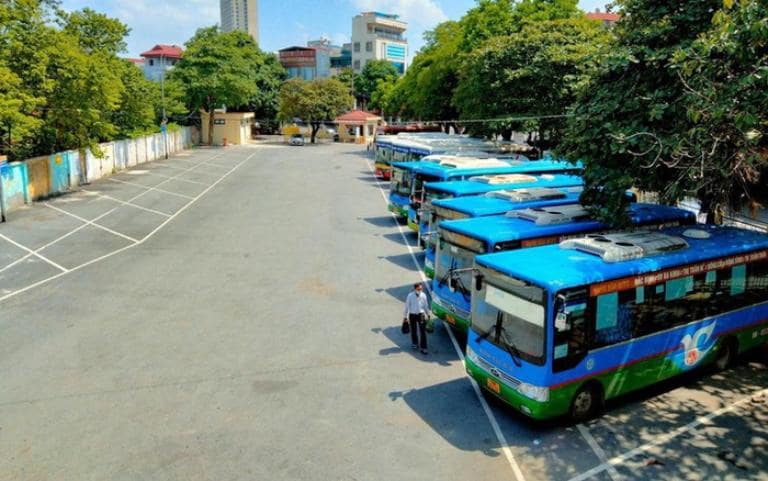 Nhà xe sử dụng dòng xe khách 24 đến 29 chỗ có đầy đủ tiện ích cơ bản để phục vụ hành khách.