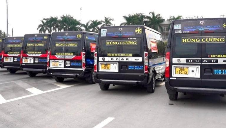 Nhà xe Hùng Cường có nhận vận chuyển hàng hoá, ký gửi giấy tờ trên dọc đường xe qua.