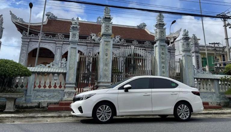Thời gian di chuyển nhanh: xe nhỏ, dễ luồn lách, đi thẳng cao tốc chỉ mất 45 phút – 1 giờ.