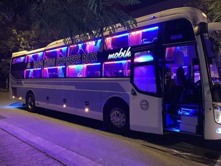 King Express Bus tự hào là "Nhà vua của tuyến Hà Nội - Sapa" với giá cả cạnh tranh nhất hiện nay.