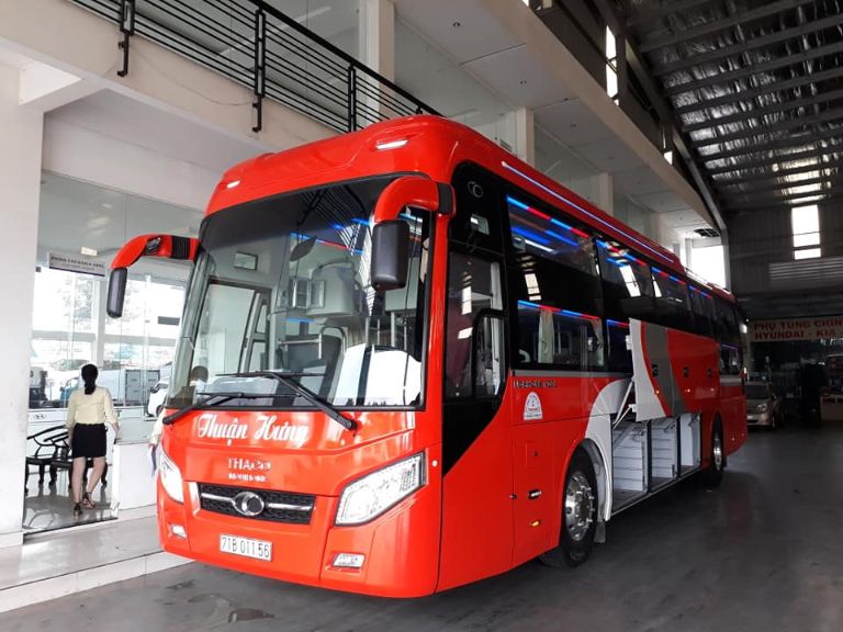 Nhà xe chăm sóc khách hàng chu đáo từng chi tiết.