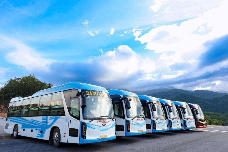 Tuy là cái tên mới mẻ nhưng nhà xe Đăng Quang luôn chiếm được lòng tin của khách hàng bởi đặt cái tâm lên hàng đầu.