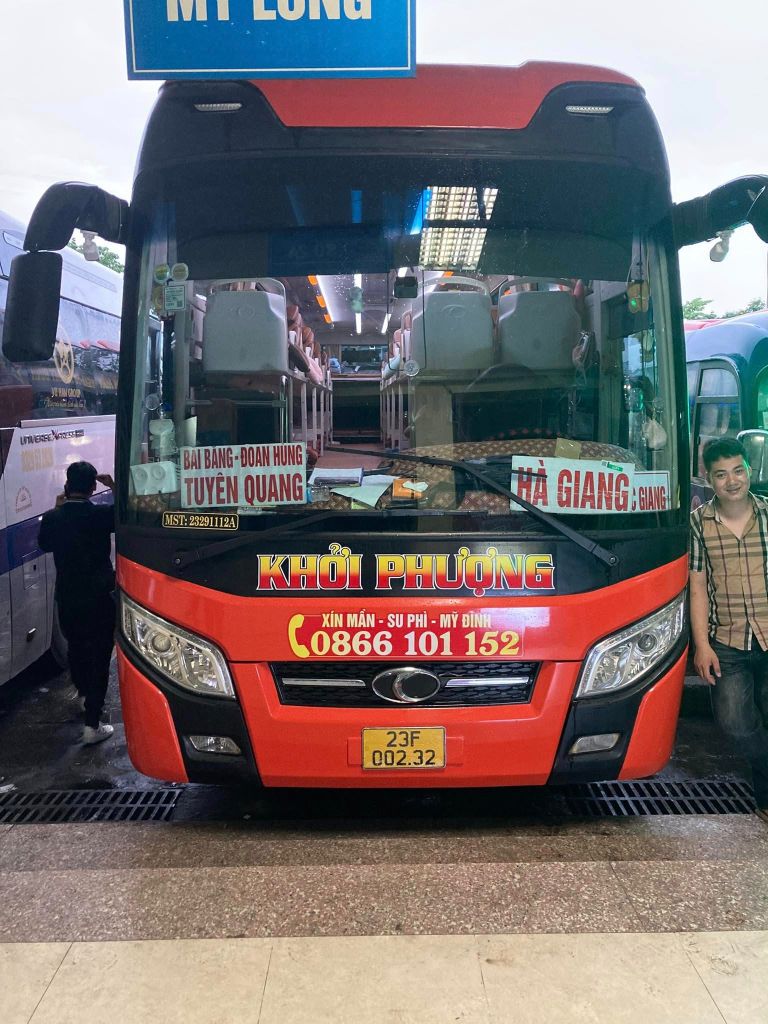 Đơn vị Khởi Phượng chuyên tuyếN Xín Mần - Su Phì - Mỹ Đình, có đi qua Đoan Hùng, Tuyên Quang.