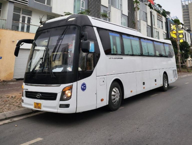 Xe Hoàng Phương 27 chỗ 