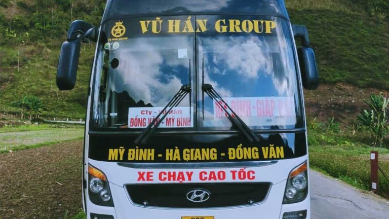 Xe Vũ Hán khởi hành từ bến xe Đồng Văn, phục vụ hành trình an toàn và thuận tiện cho hành khách.