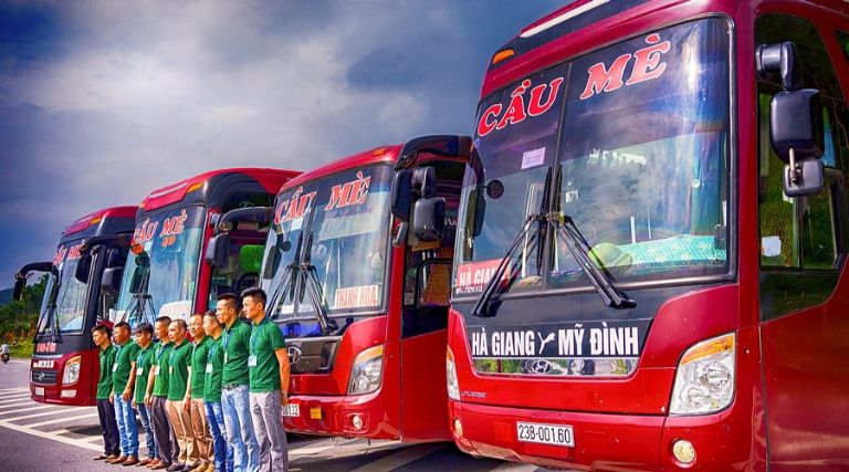 Xe Cầu Mè khởi hành từ bến xe Đồng Văn, cung cấp hành trình an toàn và tiện lợi cho hành khách.