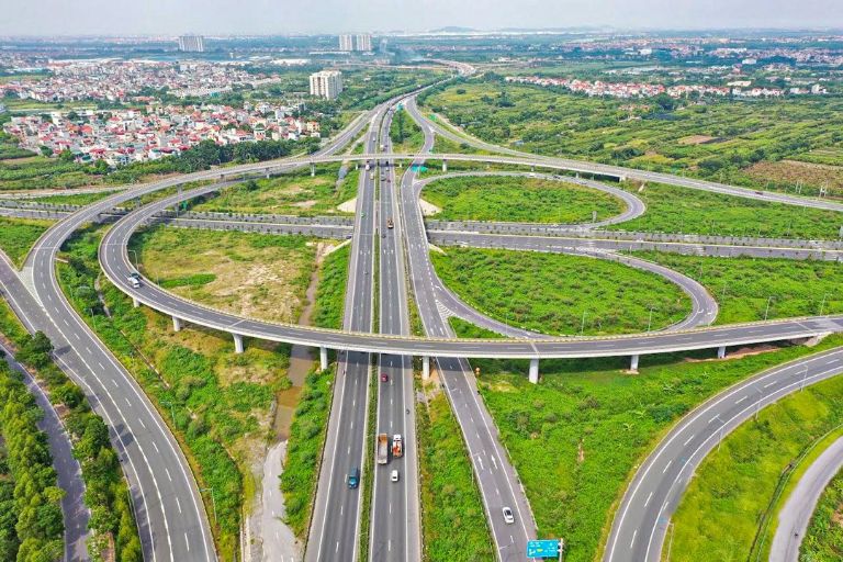 Tuyến cao tốc hiện đại giúp hành trình Hà Nội – Hải Phòng chỉ mất khoảng 1,5–2 giờ.