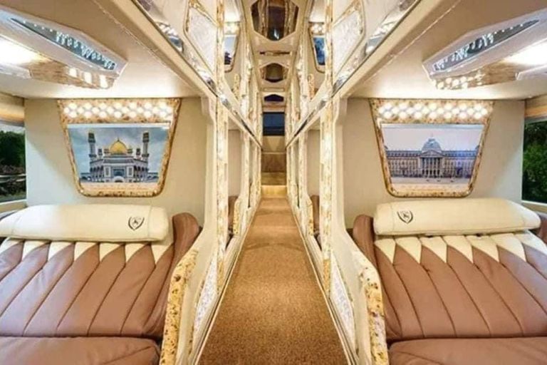 Nội thất xe Quang Tuyến được thiết kế êm ái, mang đến cảm giác thoải mái suốt hành trình.