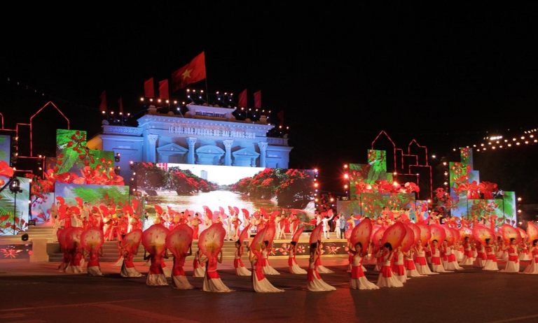 Hải Phòng khoe sắc trong mùa hoa – rực rỡ, trẻ trung và tràn đầy năng lượng.