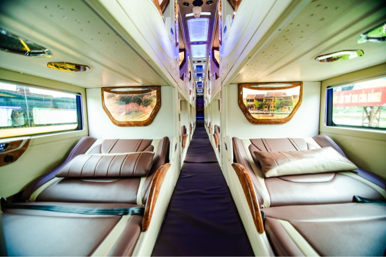 Xe xuất phát từ Nghệ An, băng qua nhiều tỉnh thành trước khi đến Hà Giang.