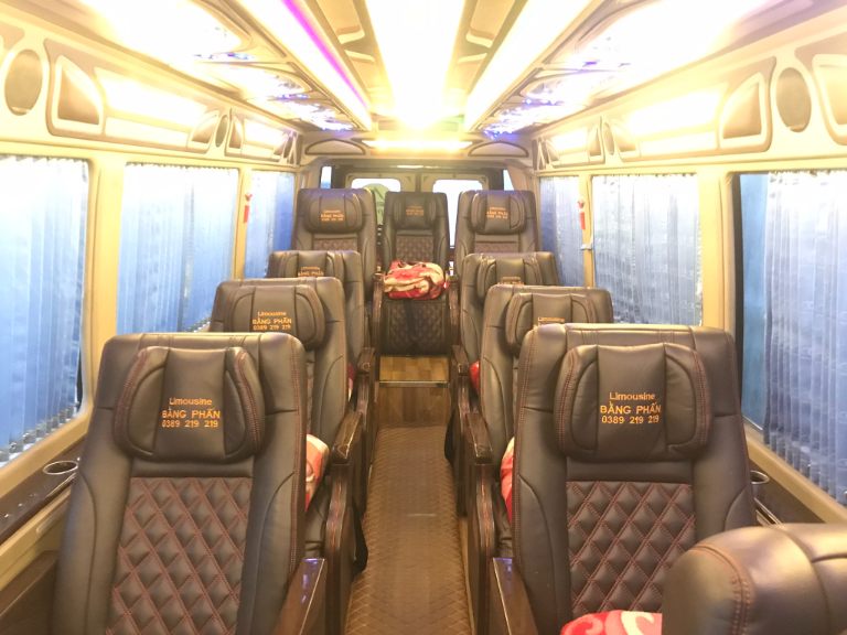 Nội thất xe Bằng Phấn được thiết kế rộng rãi, sạch sẽ với giường nằm êm ái, giúp hành khách luôn thoải mái và dễ chịu suốt hành trình dài.
