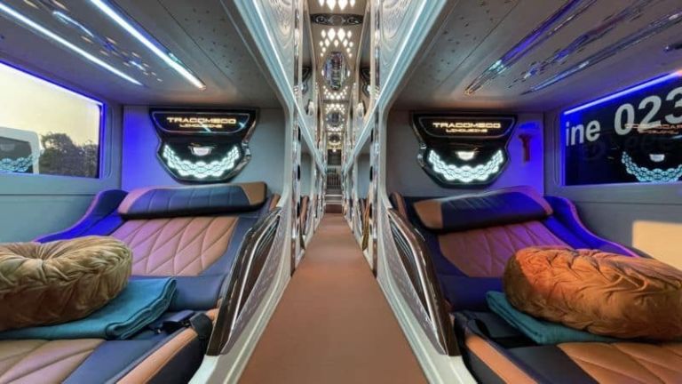 Nội thất xe khách Vũ Hán được thiết kế đẹp mắt, tạo cảm giác thoải mái.