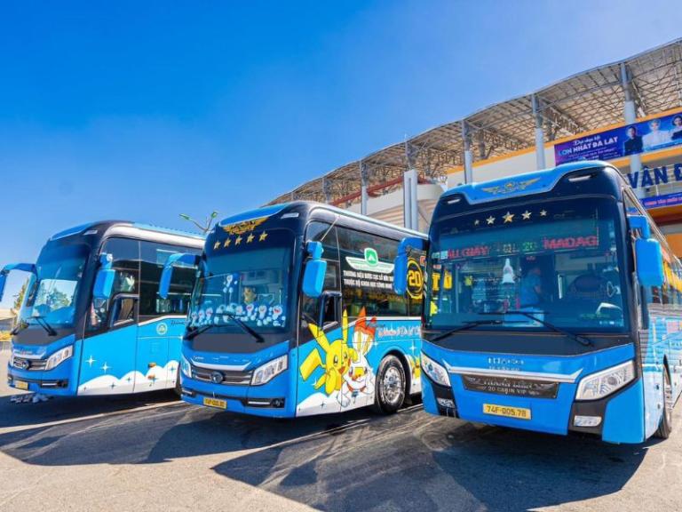 Hành khách dễ dàng đặt vé qua hotline hoặc online của nhà xe