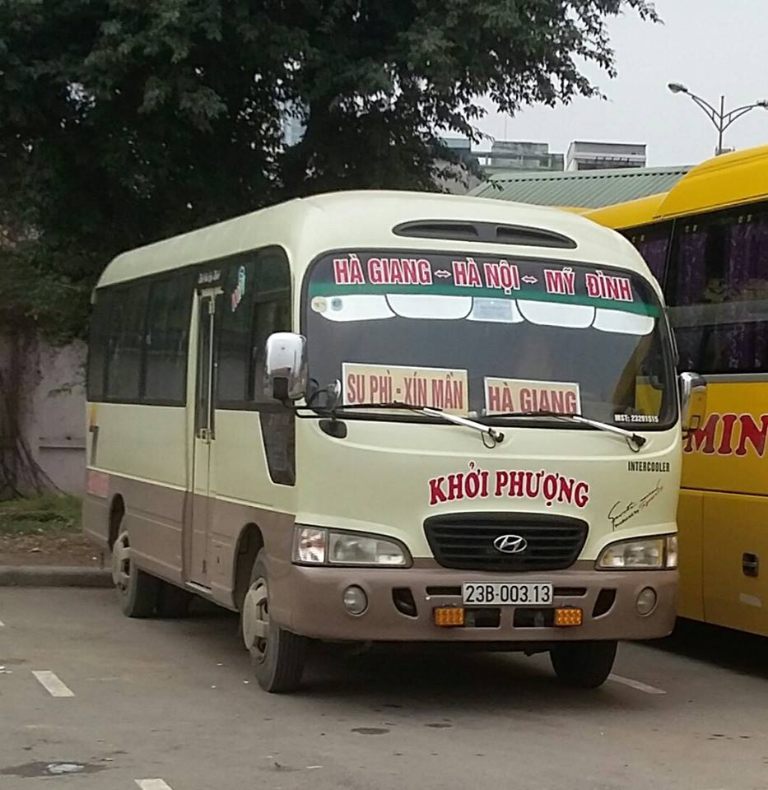 Khởi Phượng sẵn sàng đưa bạn đến với những thửa ruộng bậc thang đẹp như tranh vẽ.