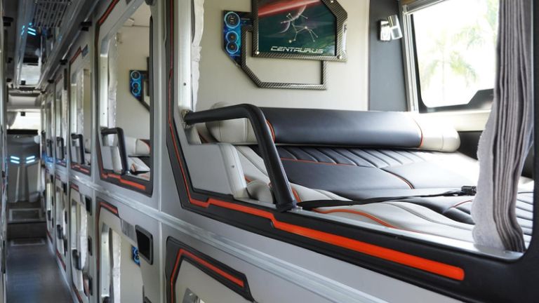 Nhà xe Liên Hưng trang bị ghế giường nằm êm ái, phù hợp cho hành trình đường dài từ Nha Trang đến Tây Ninh