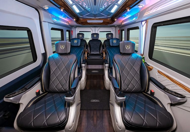 Hành khách có thể nghỉ ngơi thoải mái nhờ không gian êm và yên tĩnh.