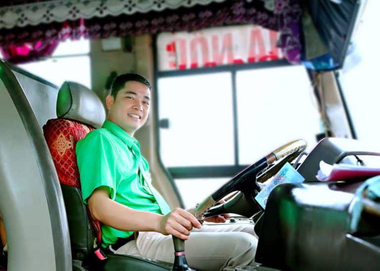 Tài xế nhiều kinh nghiệm giúp chuyến đi luôn an toàn và êm ái.