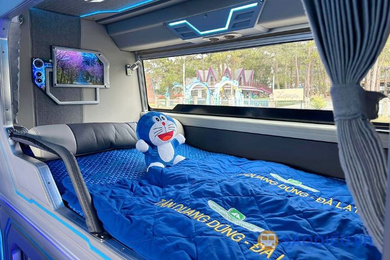 Chăn ga êm ái của nhà xe Quang Dũng mang lại cảm giác dễ chịu suốt hành trình.