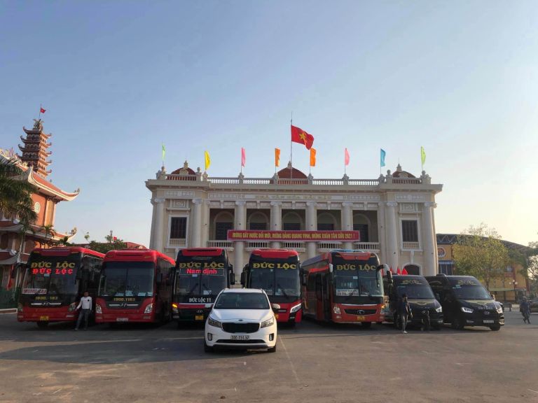 Nhà xe Đức Lộc giúp hành trình xe khách Thái Bình Quảng Bình trở nên nhẹ nhàng và thuận tiện hơn.