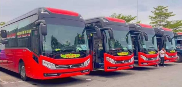 Nhà xe Quang Dũng khai thác dòng xe giường nằm cao cấp trên tuyến Nam Định Quảng Trị, tạo cảm giác thoải mái cho hành khách.