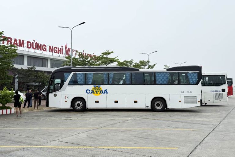 Đi từ biển đảo Cát Bà đến cao nguyên đá Hà Giang bằng Cát Bà Luxury là một hành trình đáng nhớ.