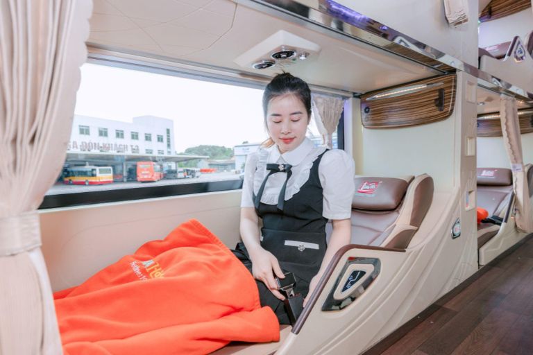 Nội thất của nhà xe được đầu tư gọn gàng, mang lại cảm giác thoải mái khi di chuyển.