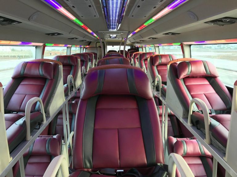 Nội thất xe được nhà xe chú trọng đầu tư, mang lại không gian thoải mái cho hành khách.