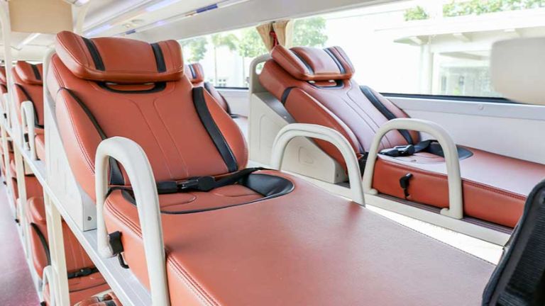 Nội thất xe của nhà xe sạch sẽ, ghế ngồi/giường nằm êm ái, phù hợp cho hành trình dài.